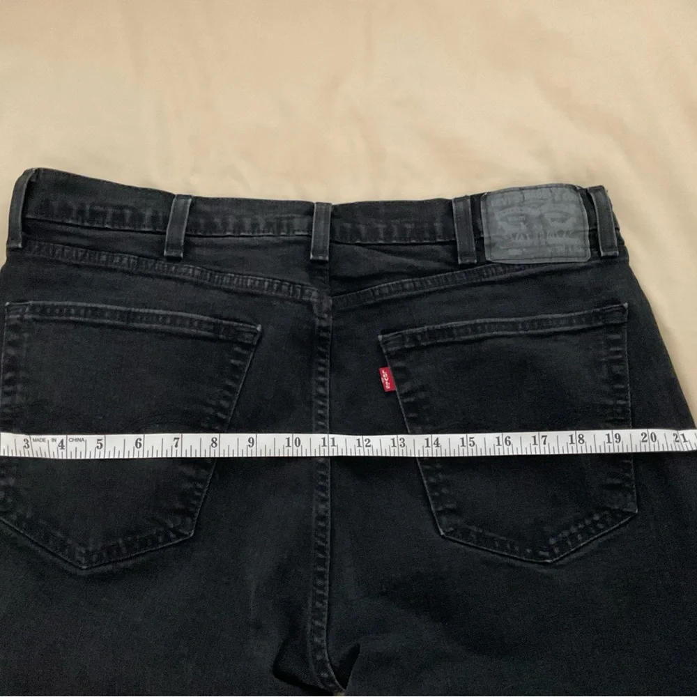 Levis classic black